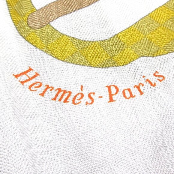 Auth HERMES Triangle Geant - Light gray Orange Multi Cashmere Silk Scarf - Picture 2 of 5